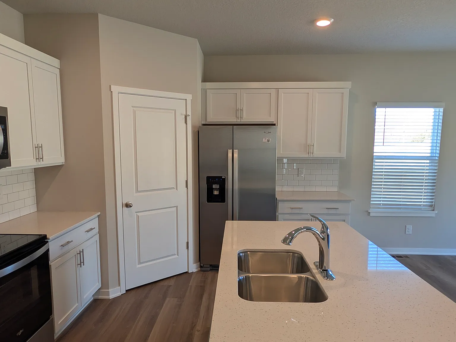4 bed, 2540 sqft, $2,800 — Photo 3