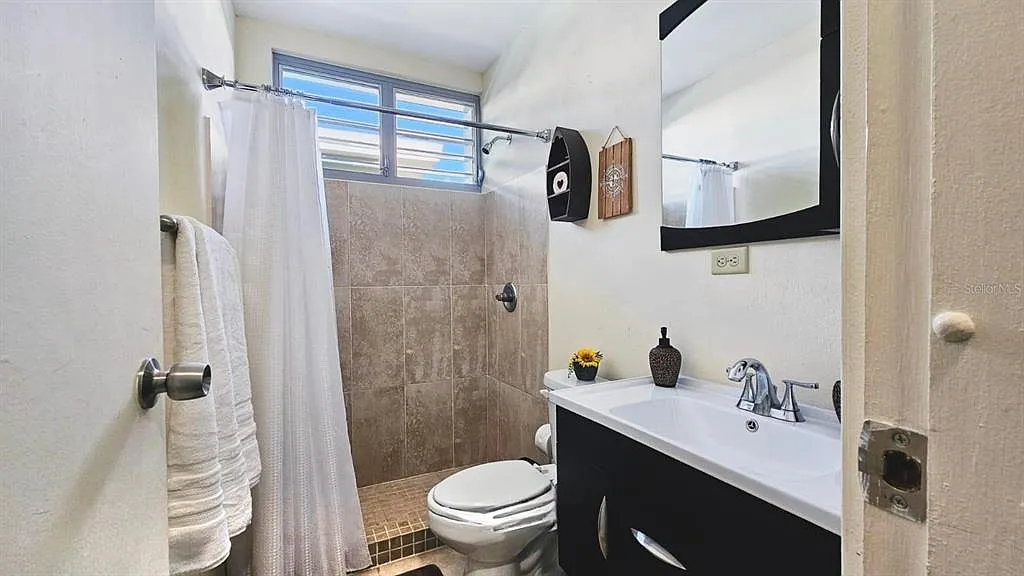 2 bed, 1.0 bath, 738 sqft, $1,400 — Photo 4