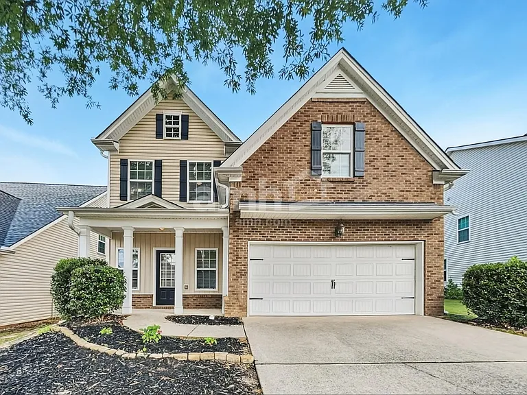 131 Village Dr — Photo 1