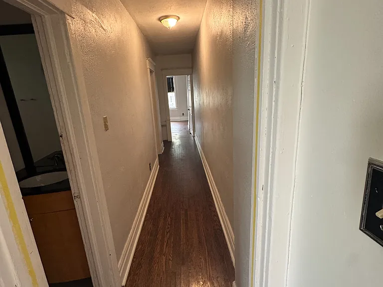 920 Woodbine Ave — Photo 9