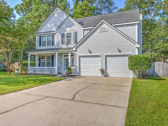 3rd image of 301 Ashford Cir