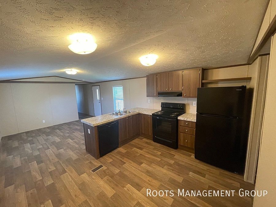 1st image of 117 Becky Dr #117