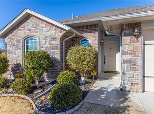 11937 SW 8th St, Yukon, OK 73099