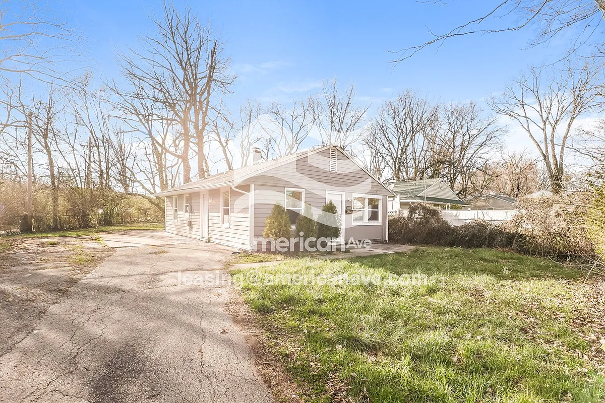 1741154_002_front_view_13648577.jpg - 1107 Tennyson Ave