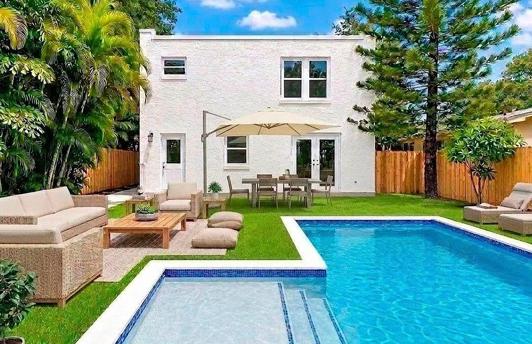 4 bed, 3.5 bath, 2192 sqft, $11,500 — Photo 1