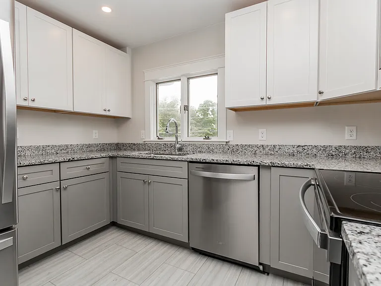 206 Pine St #2 — Photo 31