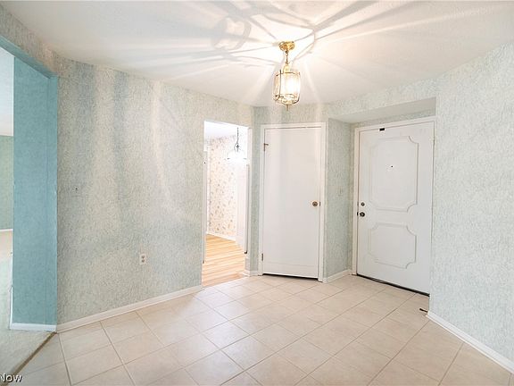 5th image of 1931 King James Pkwy APT 113