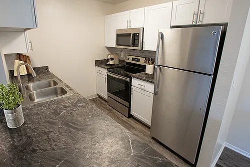 Apres Apartment Homes Photo 1