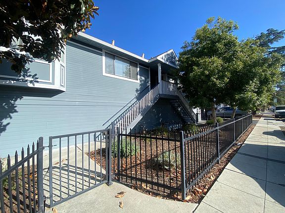 2nd image of 205 Stambaugh St
