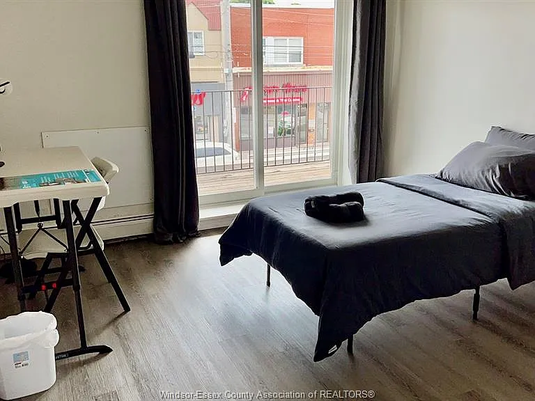 2136 Wyandotte St W #21 — Photo 11