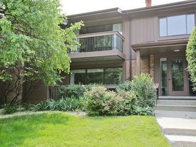 7990 Garfield Ave APT 14-2, Burr Ridge, IL, 60527