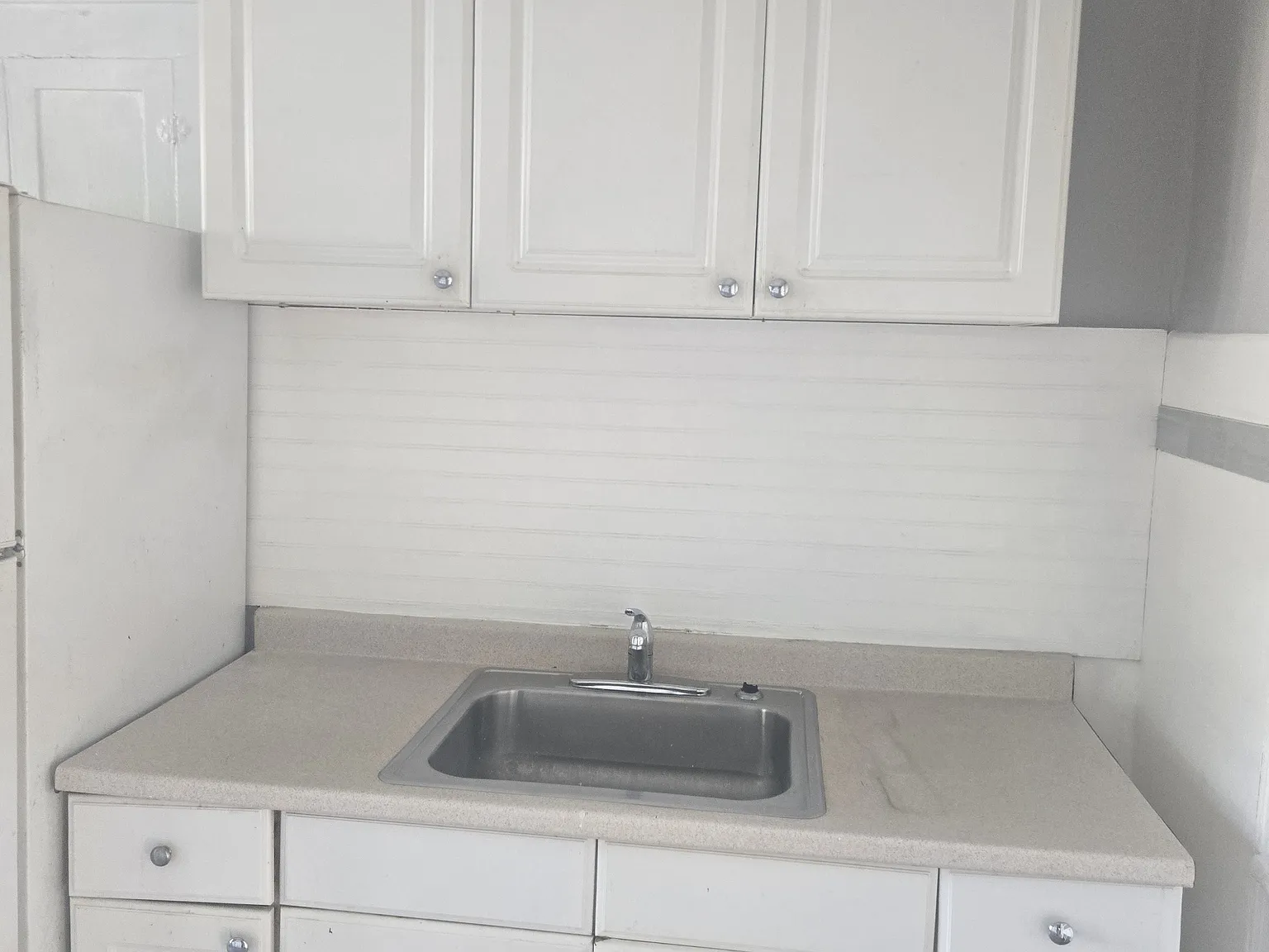 3 bed, 1100 sqft, $3,000 — Photo 2