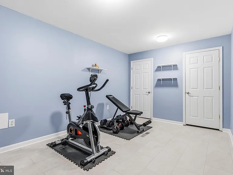 13922 Rutgers Ct — Photo 55