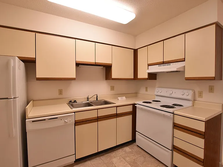 507 W Green St — Photo 16