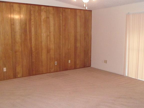 4th image of 8 Shady Valley Ct