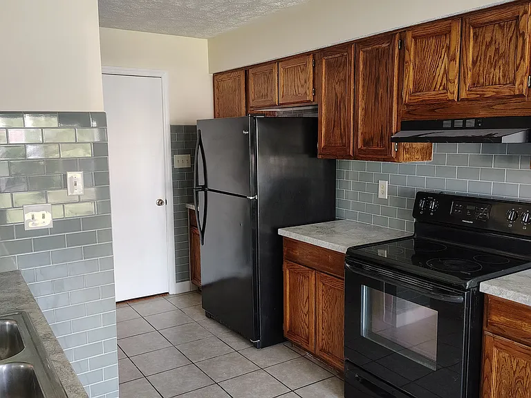 1329 Alexwood Dr — Photo 8