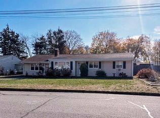 52 Inez Ave, Warwick, RI 02886