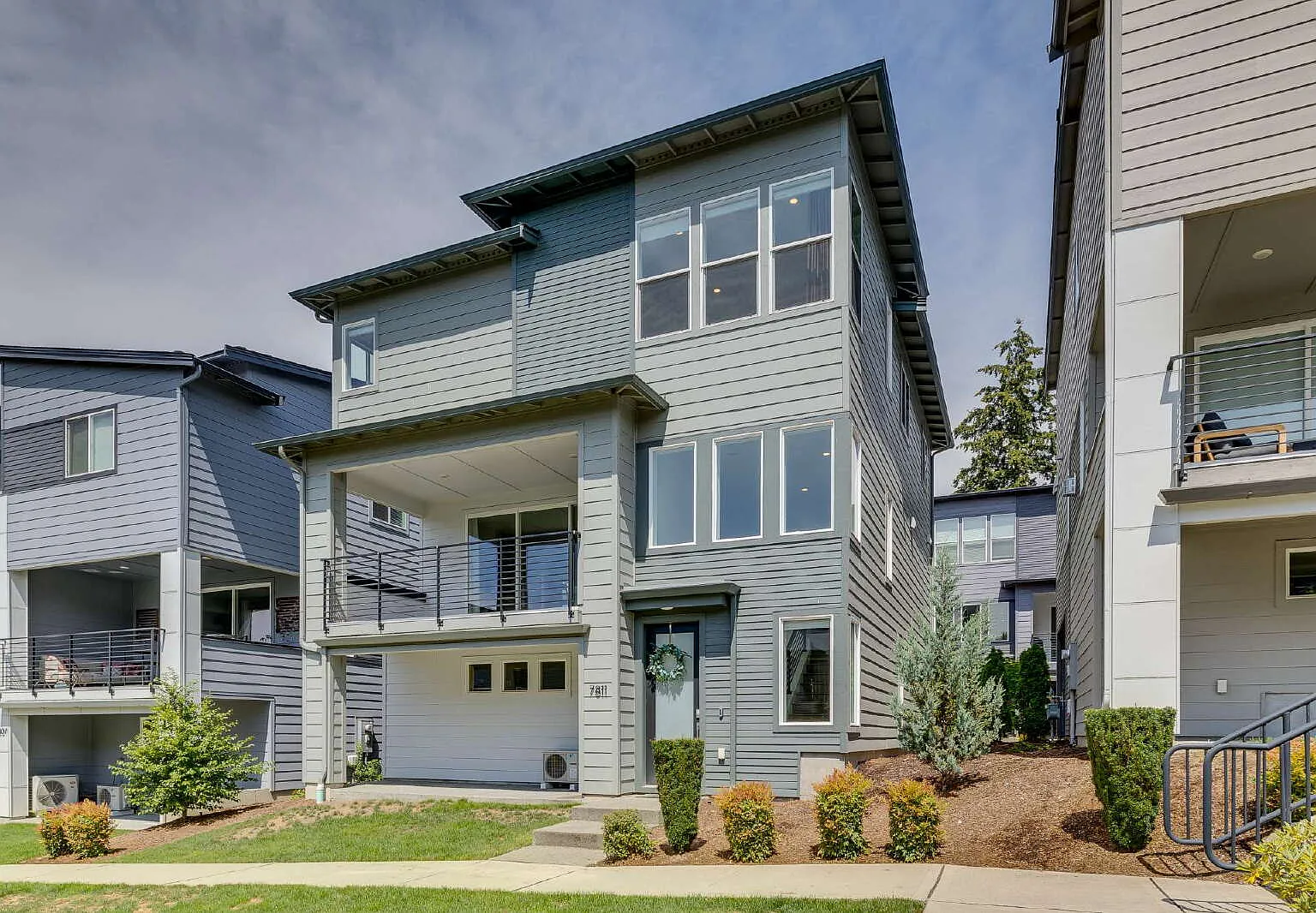 Modern Luxury Living in the Heart of Kirkland- Available for RENT August 15th — Photo 1