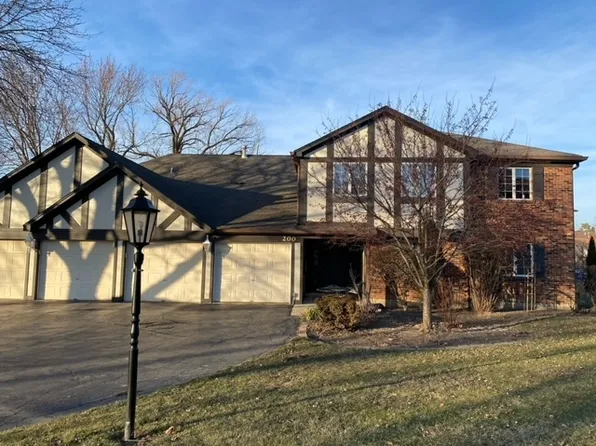 200 Brookside Ln Unit D, Willowbrook, IL 60527