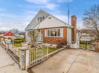 54 Woodlawn Ave, Chelsea, MA 02150
