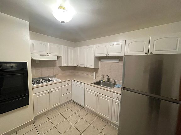 4th image of 9588 N Terrace Pl #2D
