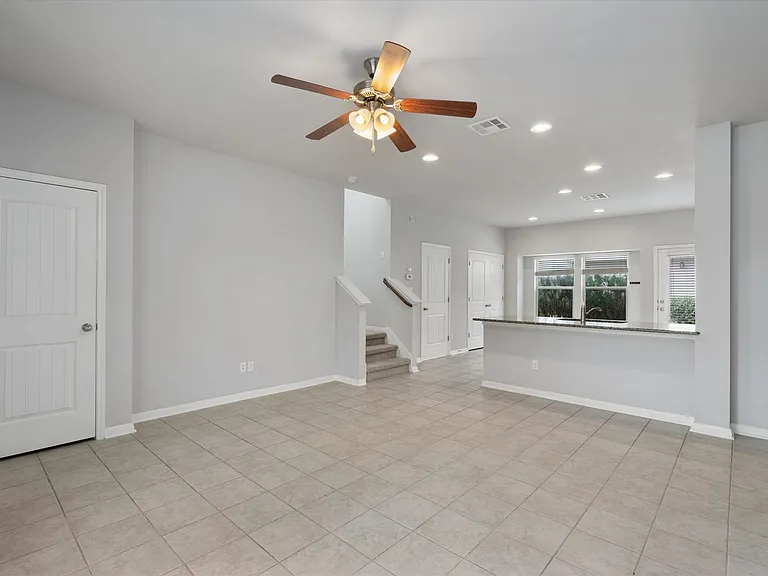 207 Wainscot Oak Way — Photo 5