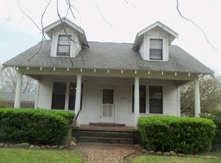823 14th St, Nederland, TX 77627