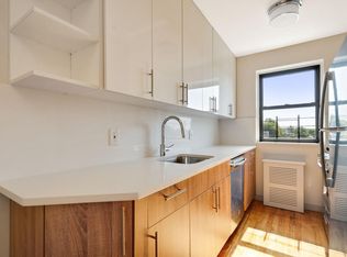20306 42nd Ave #33, Bayside, NY 11361