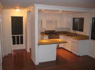 213 Rosecrans Pl, Manhattan Beach, CA 90266