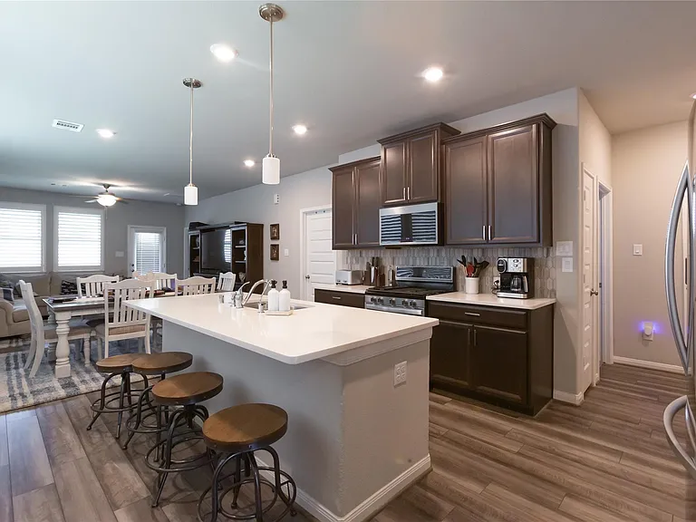 7058 Silverleaf Oak St — Photo 5