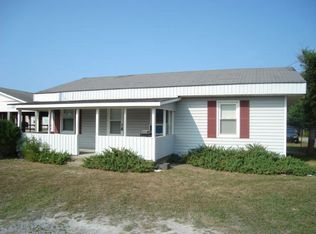 303-303A Herring Dr, Holly Ridge, NC 28445