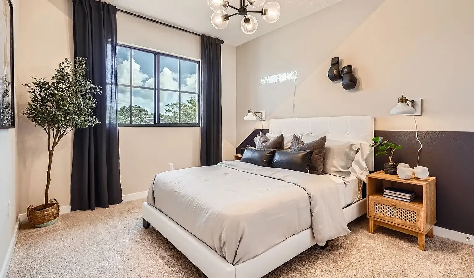 4 bed, 1625 sqft, $3,999 — Photo 3