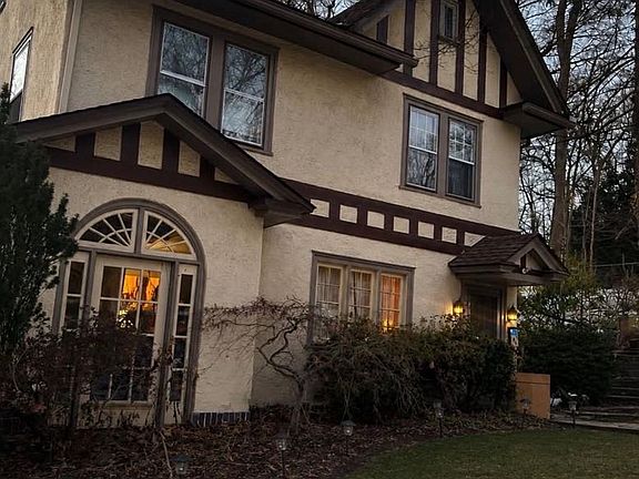3rd image of 620 Beechwood Dr