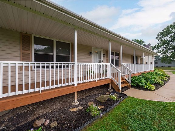 4th image of 36055 Dellwood Rd