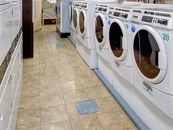 4th image of 435 W 57th St APT 6N