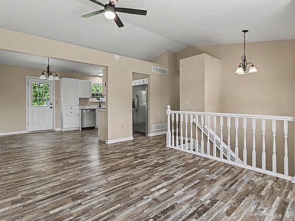 2nd image of 1052 Fallbrook Dr