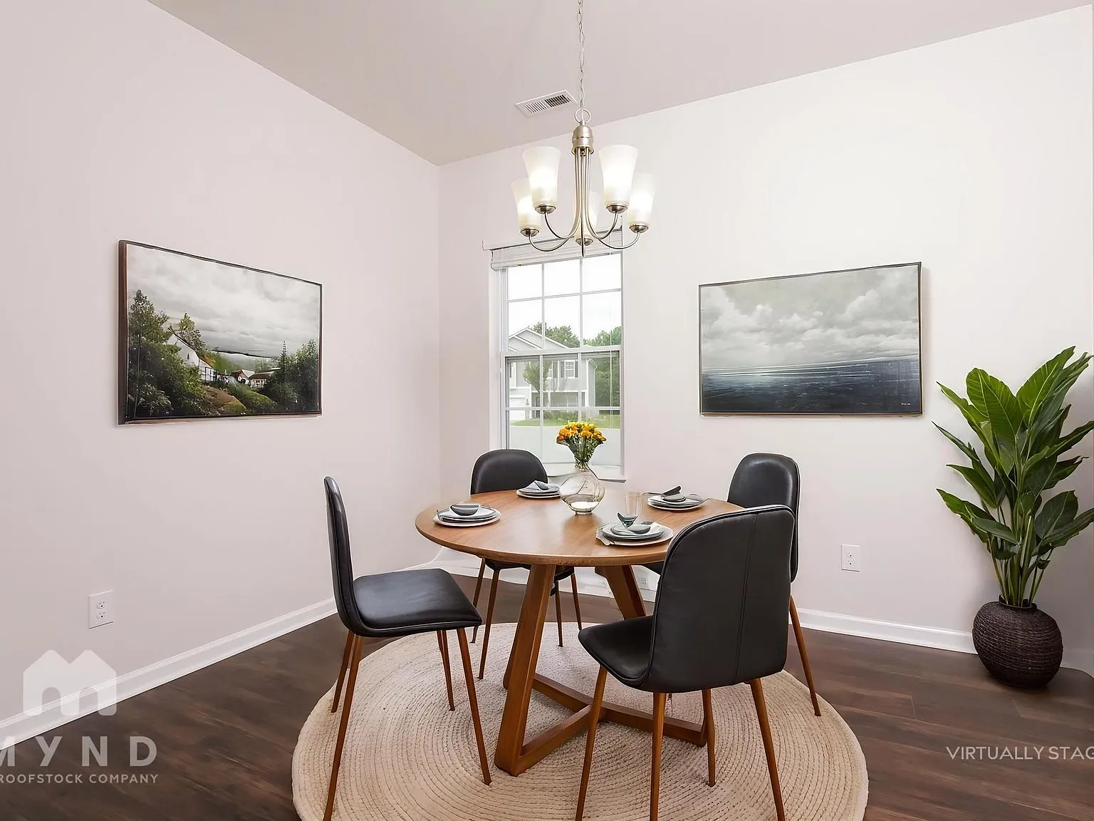 4 bed, 2.5 bath, 2635 sqft, $2,050 — Photo 3