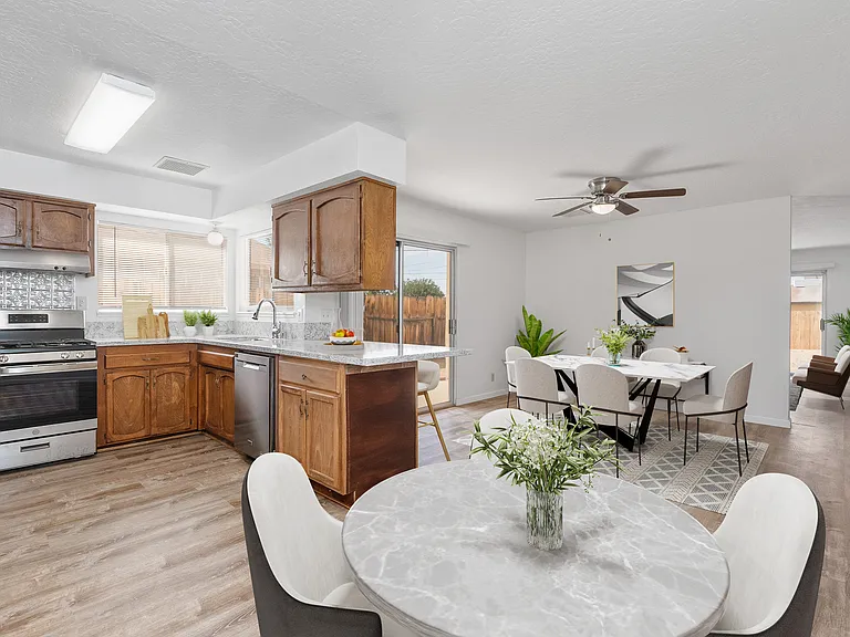 732 W Alene Ave — Photo 5