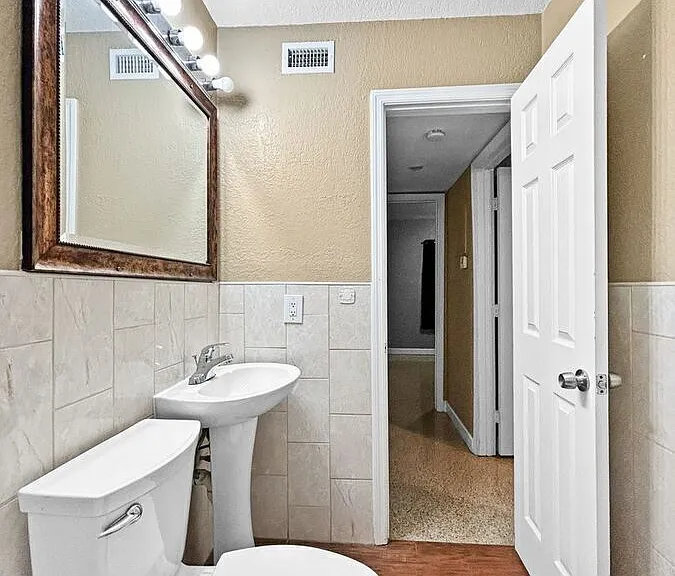 2613 E Clark St #A — Photo 17