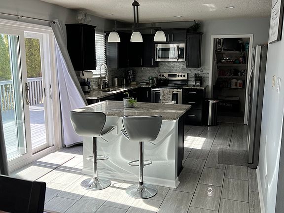 3rd image of 6613 W Jamestown Dr