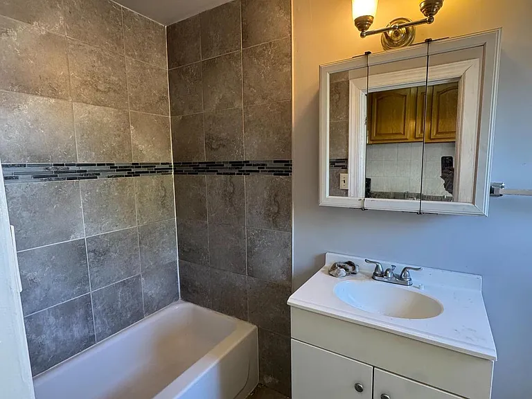2037 N 8th St #3 — Photo 6