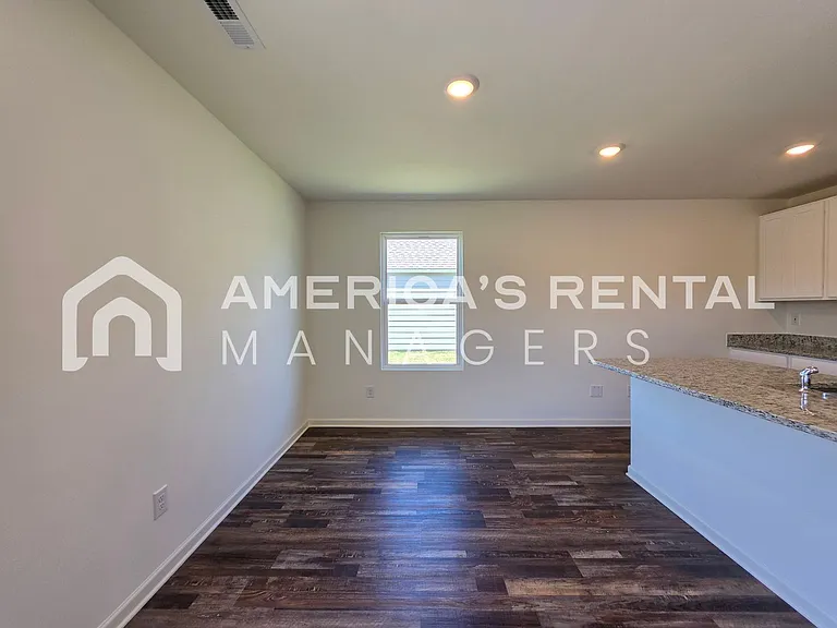 324 Oakmont Cir — Photo 19