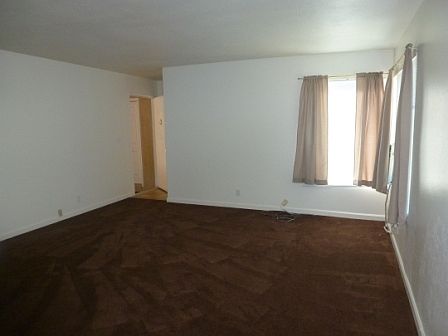 3rd image of 120 Avian Dr APT B
