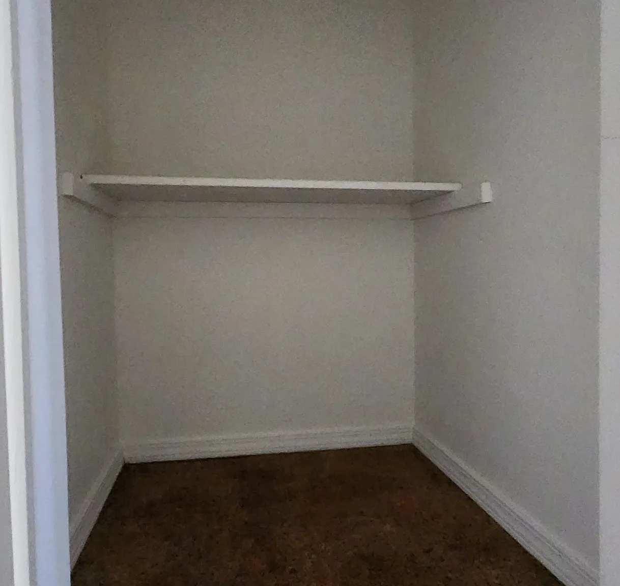 2 bed, 1.5 bath, 987 sqft, $1,200 — Photo 1