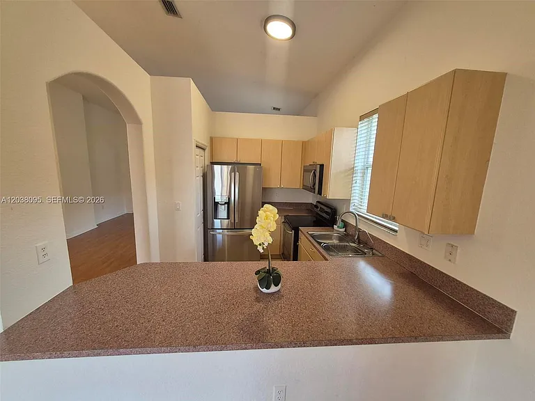 5033 SW 134th Ave — Photo 7