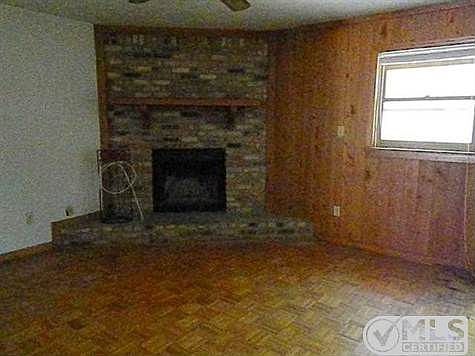 5th image of 1846 Fernando Dr #A-4
