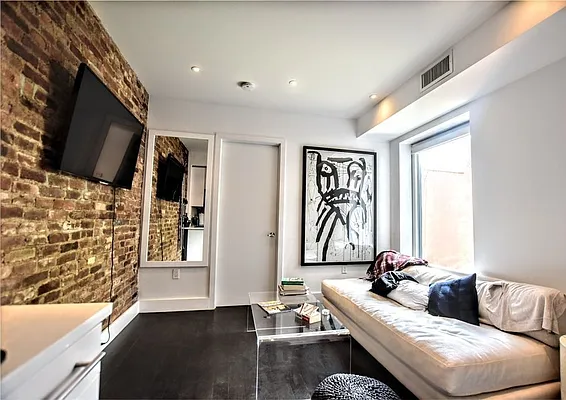 Rented by REAL New York | media 9