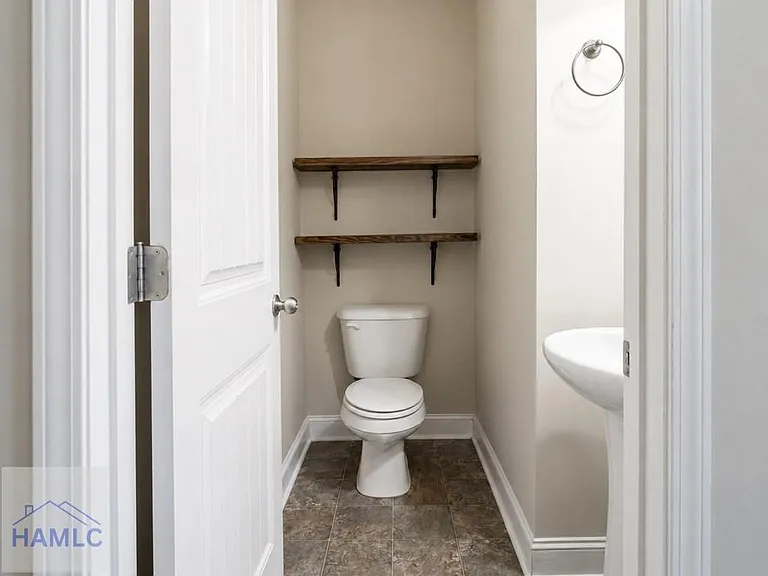 1106 Creekside Cir — Photo 13