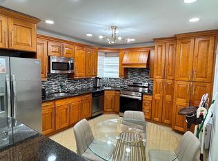 17800 NE 10th Ave, North Miami Beach, FL 33162