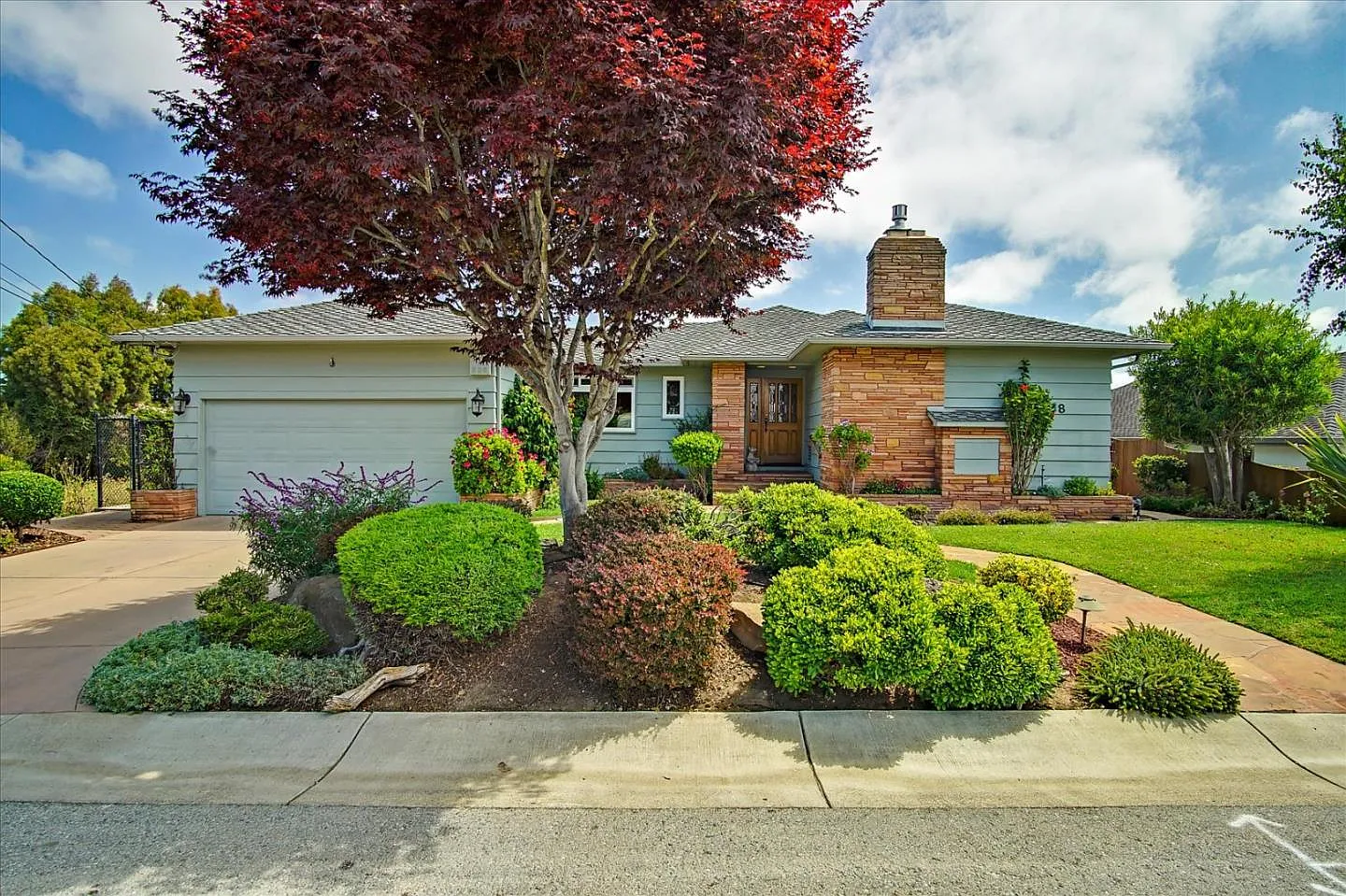 18 Longview Dr photo 1